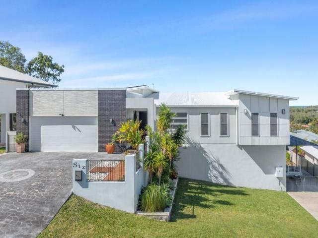 5 Bedroom House Lammermoor QLD 106008753