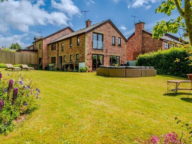 5 Bedroom House Lancs Lancashire 101675468