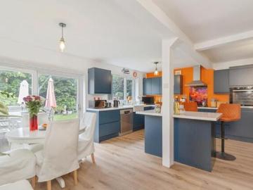 5 Bedroom House Leicester Leicester LS100503215