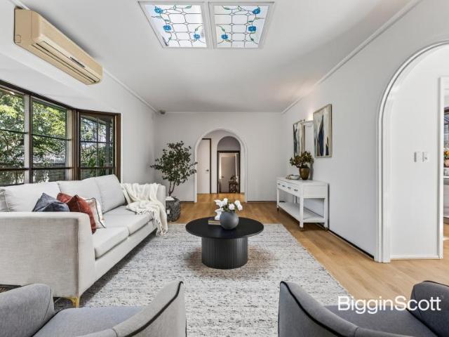 5 Bedroom House Mount Waverley VIC 105865368