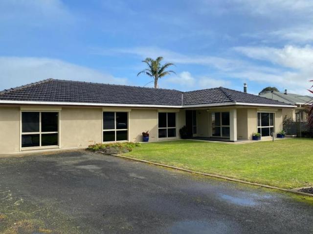 5 Bedroom House Millicent SA 105935512