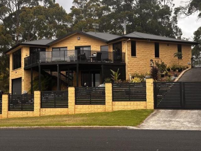 5 Bedroom House SOMERSET TAS 105339662