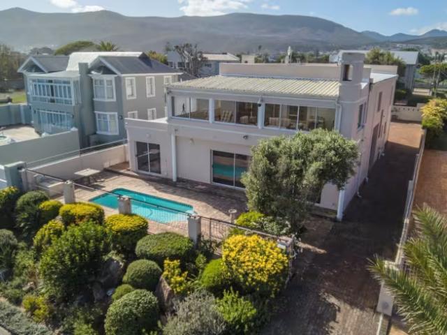 5 Bedroom House Sandbaai Sandbaai 103178059