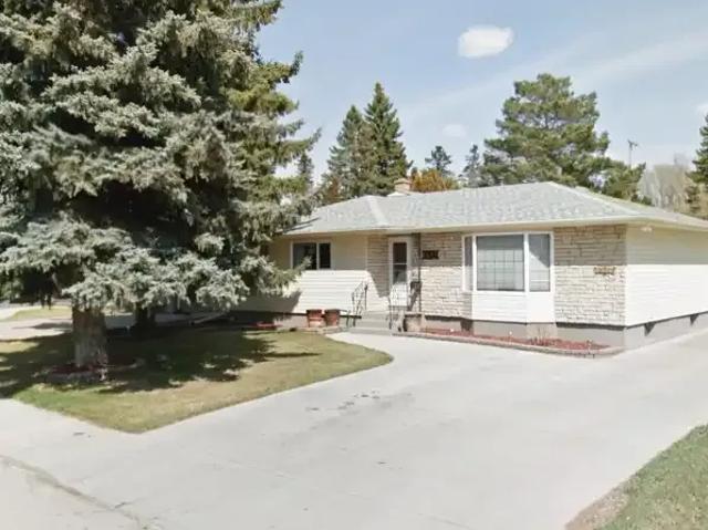 5 Bedroom House Saskatoon SK 105072044