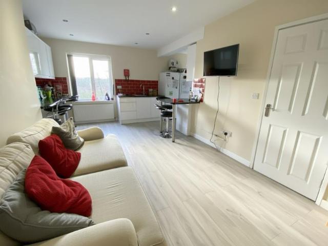 5 Bedroom House Selly Oak West Midlands 100085957