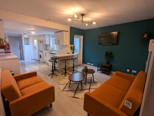5 Bedroom House Selly Oak West Midlands 100632035