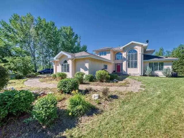 5 Bedroom House Sherwood Park AB 105653800