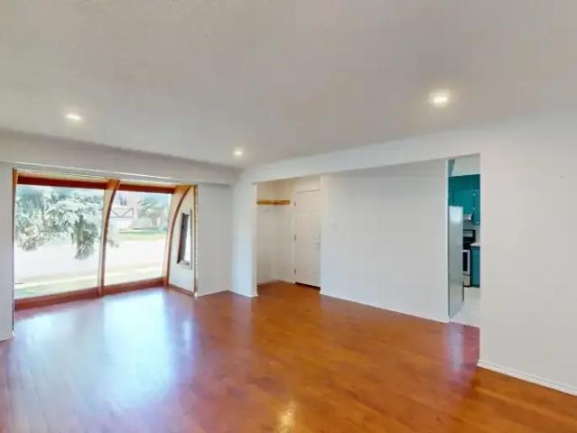 5 Bedroom House Strathmore AB 103840239