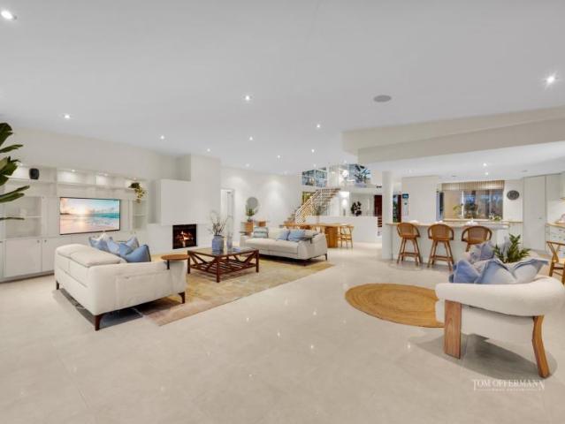 5 Bedroom House Sunrise Beach QLD 105470639