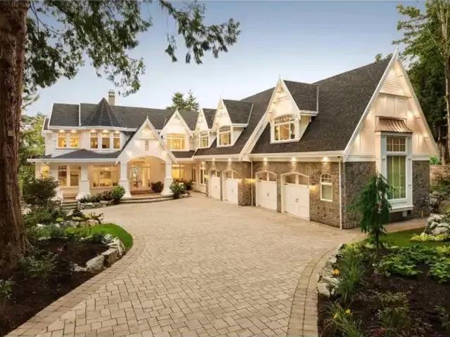 5 Bedroom House Surrey BC 102578899