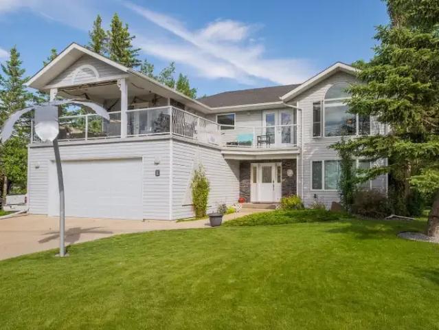 5 Bedroom House Sylvan Lake AB 104433886