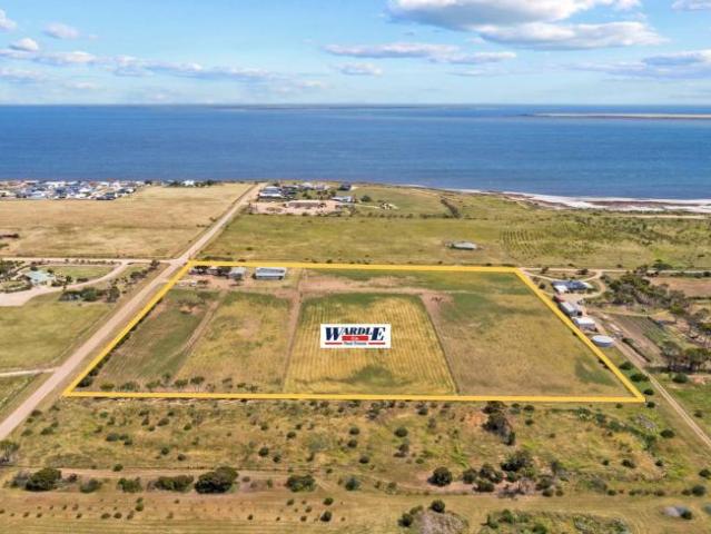 5 Bedroom House Port Victoria SA 105865049