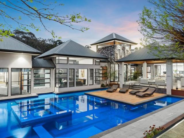 5 Bedroom House Park Orchards VIC 105819956
