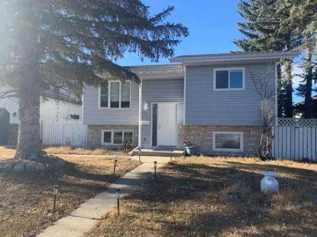 5 Bedroom House Red Deer AB 104753910