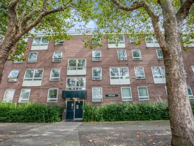 5 Bedroom House – Regents Park