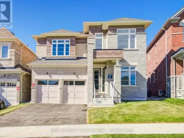 5 Bedroom House Richmond Hill ON 105674855