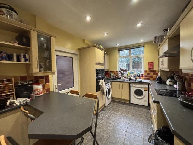 5 Bedroom House Wollaton Park East Midlands 98286384
