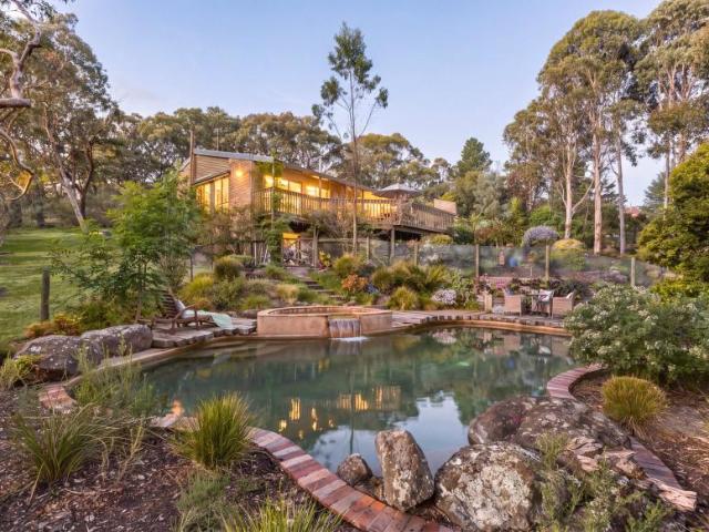 5 Bedroom House Warrandyte VIC 105825800