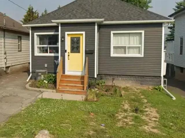 5 Bedroom House Welland ON LS104000285