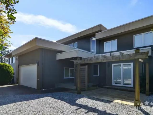 5 Bedroom House White Rock BC 104986092