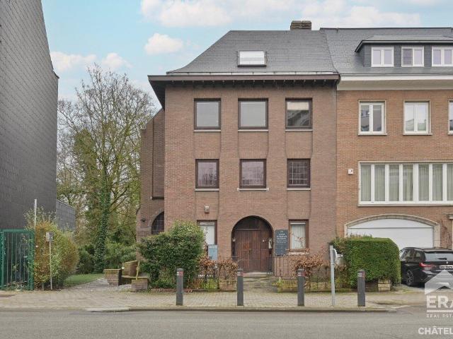 5 bedroom house with terrace and garden for rent in Uccle