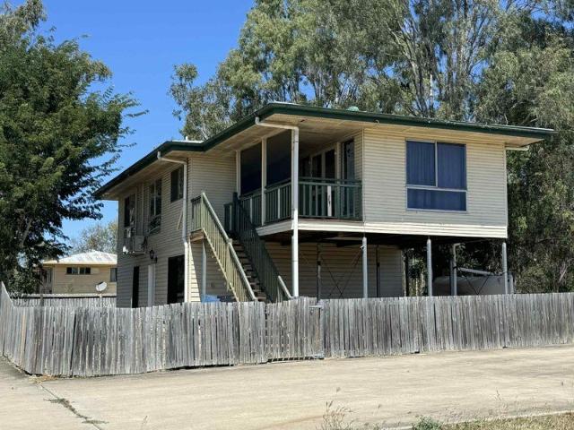 5 Bedroom House with Free Block of Land Development Potential With All The Hard Work Done