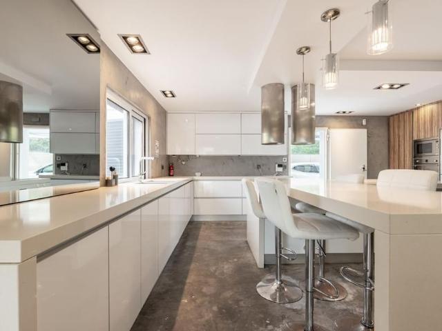 5 Bedroom House with swimming pool, Alapraia, Cascais