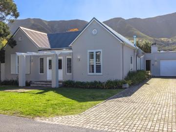 5 Bedroom House To Let in Onrus