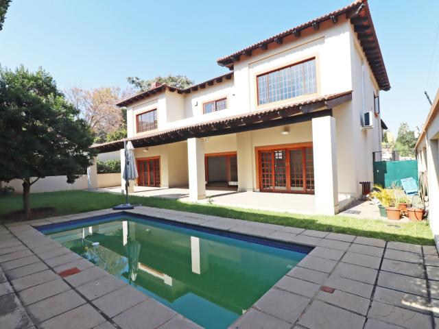 5 Bedroom House To Let in Bryanston