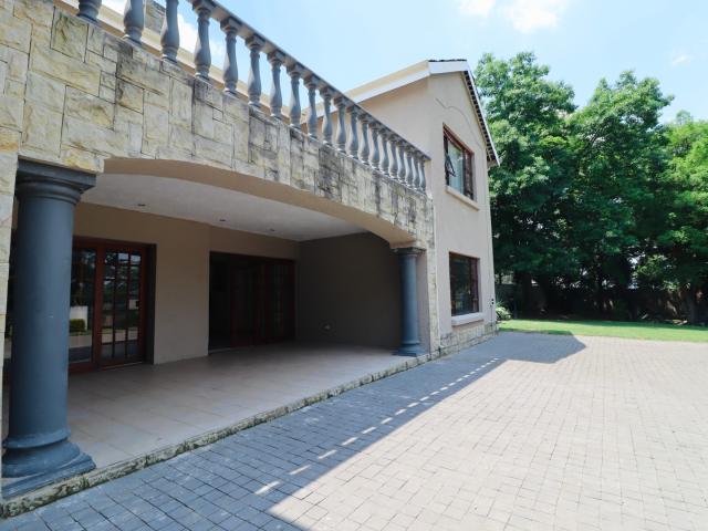 5 Bedroom House To Let in Bryanston