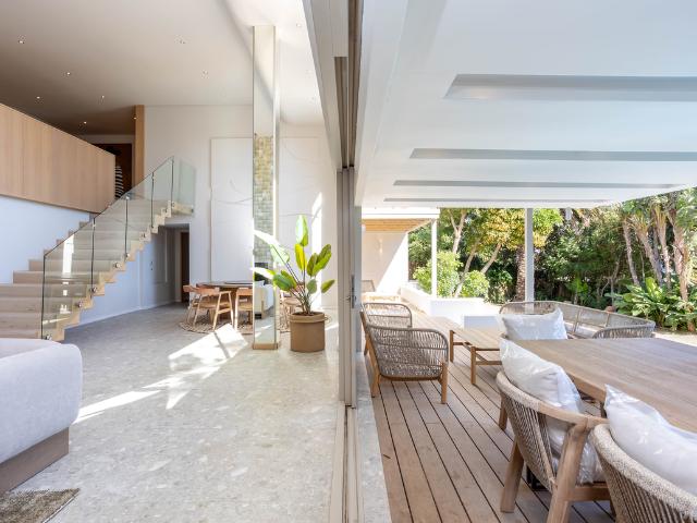 5 Bedroom House To Let in Camps Bay