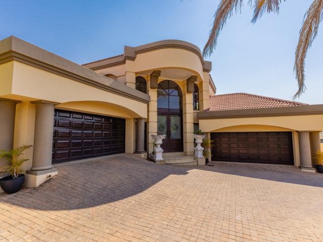 5 Bedroom House To Let in Dainfern Golf Estate