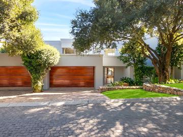 5 Bedroom House To Let in Dainfern Golf Estate