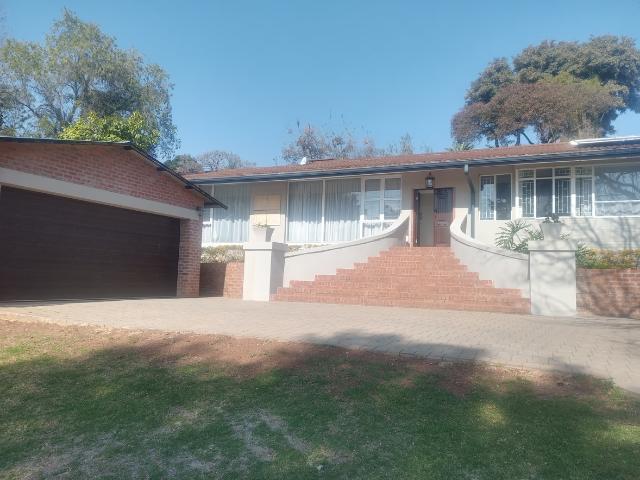 5 Bedroom House To Let in Groenkloof