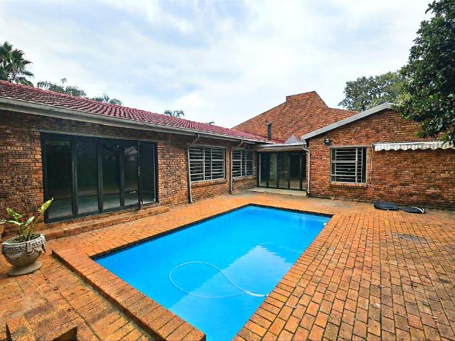 5 Bedroom House To Let in Sonneveld
