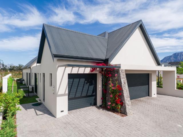 5 Bedroom House To Let in The Acres