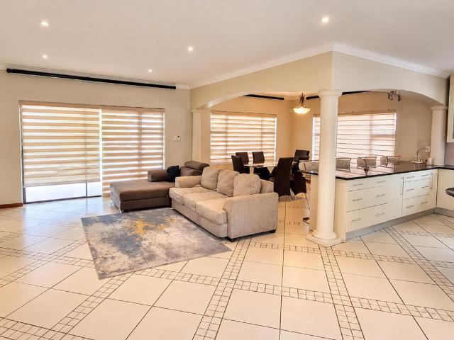 5 Bedroom House To Let in WestLake Country & Safari Estate