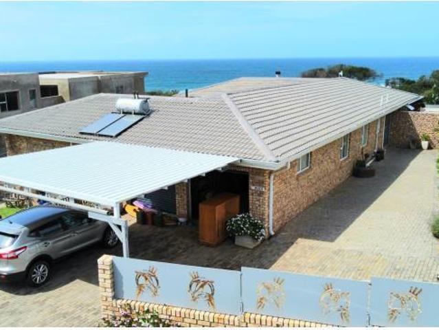 5 Bedroom House To Let in Winterstrand