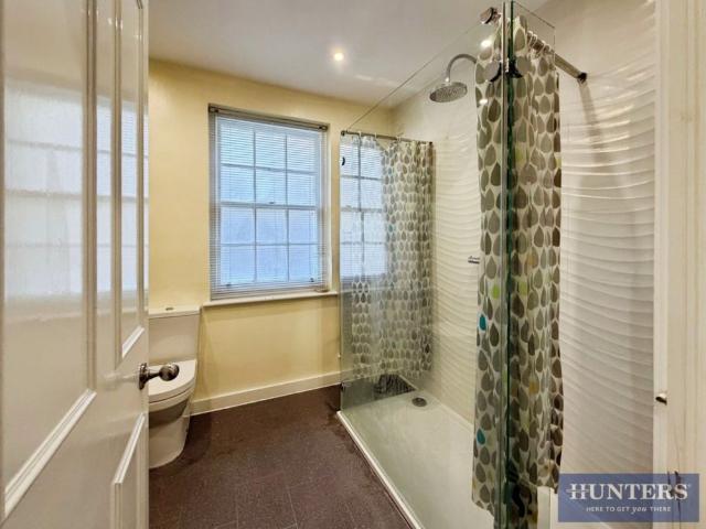 5 bedroom House To Rent Total Size: 1981 SQ FT