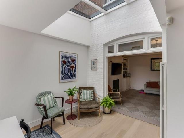 5 Bedroom House To Let