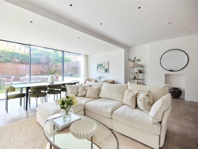 5 bedroom house to rent