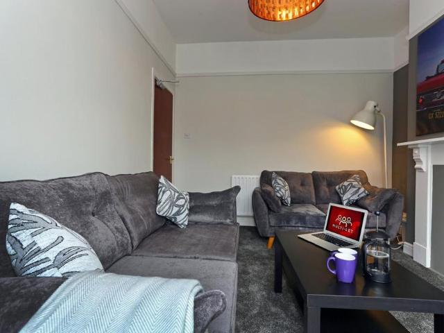 5 bedroom house to rent