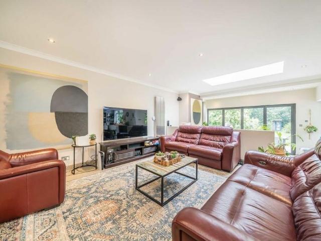 5 bedroom house to rent