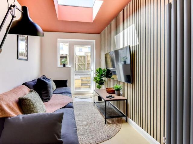 5 bedroom house to rent