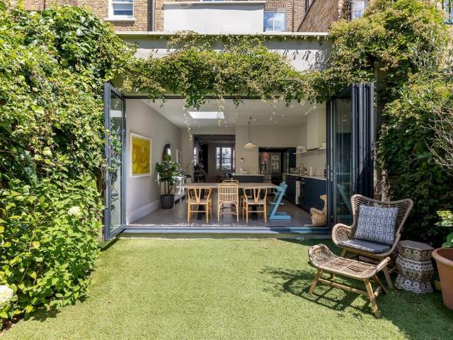 5 bedroom house to rent