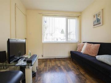 5 bedroom house to rent