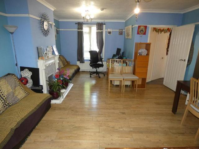 5 bedroom house to rent