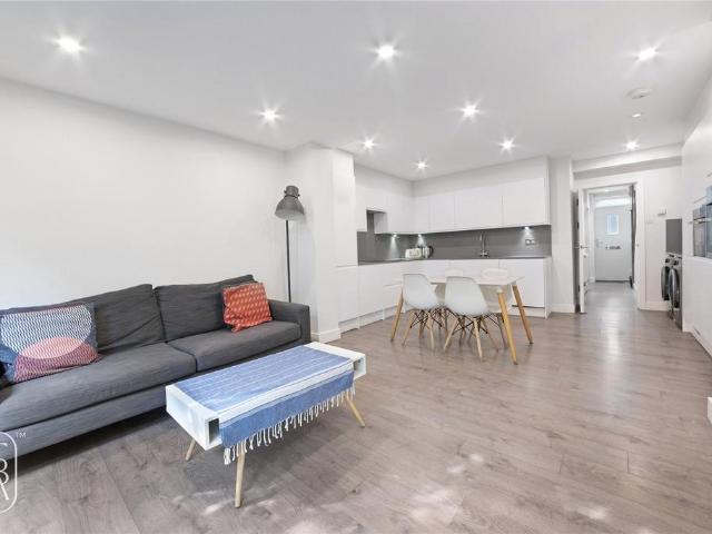 5 bedroom house to rent
