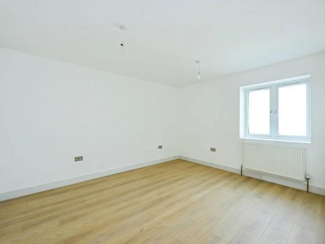 5 bedroom house to rent