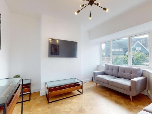 5 bedroom house to rent